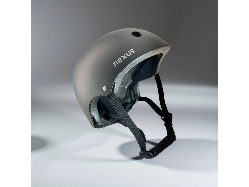 Stuntstep Helm Nexus Zwart