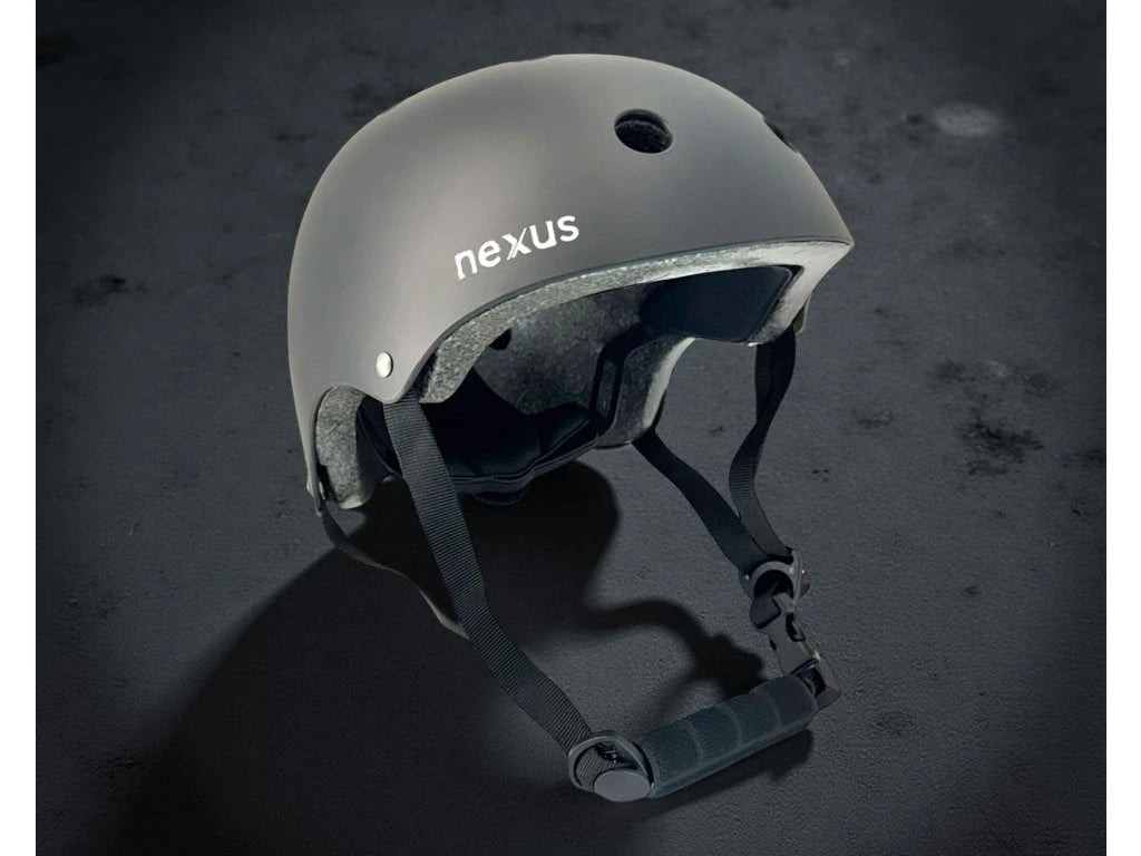 Stuntstep Helm Nexus Zwart