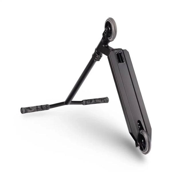 Skitt Stuntstep Impact Zwart 84cm