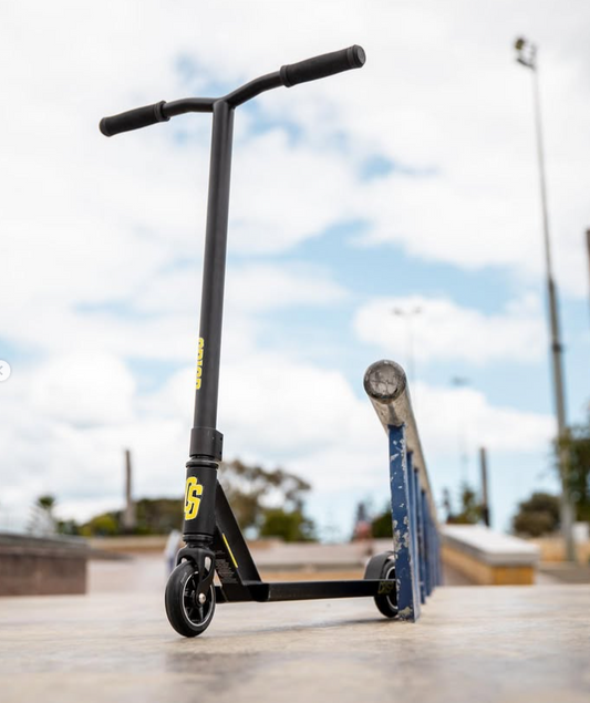 Crisp Stunt Scooter Schwarz 80,5 cm