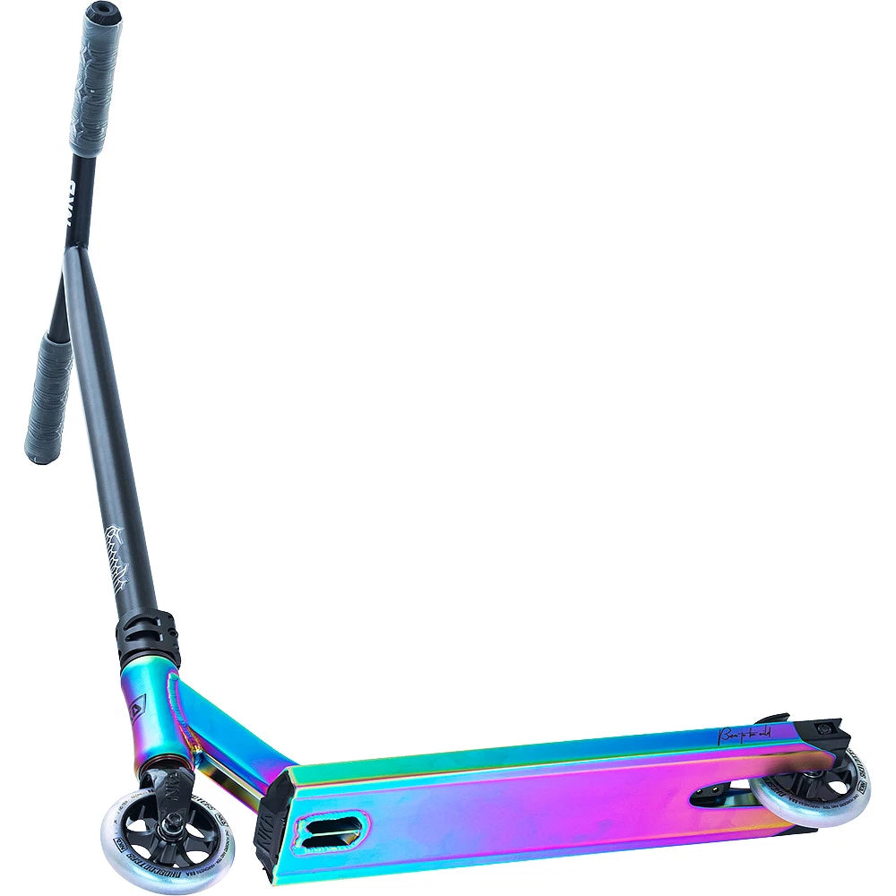 NKD Rally Stunt Scooter v4 Neochrome 83cm