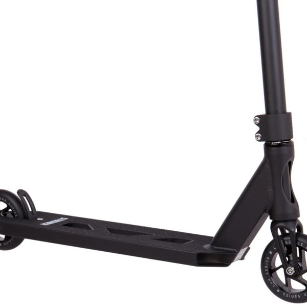 Striker Essential M Scooter Black