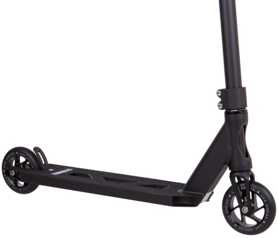 Striker Essential M Scooter Black