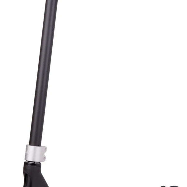 Striker Essential L Scooter Black Silver