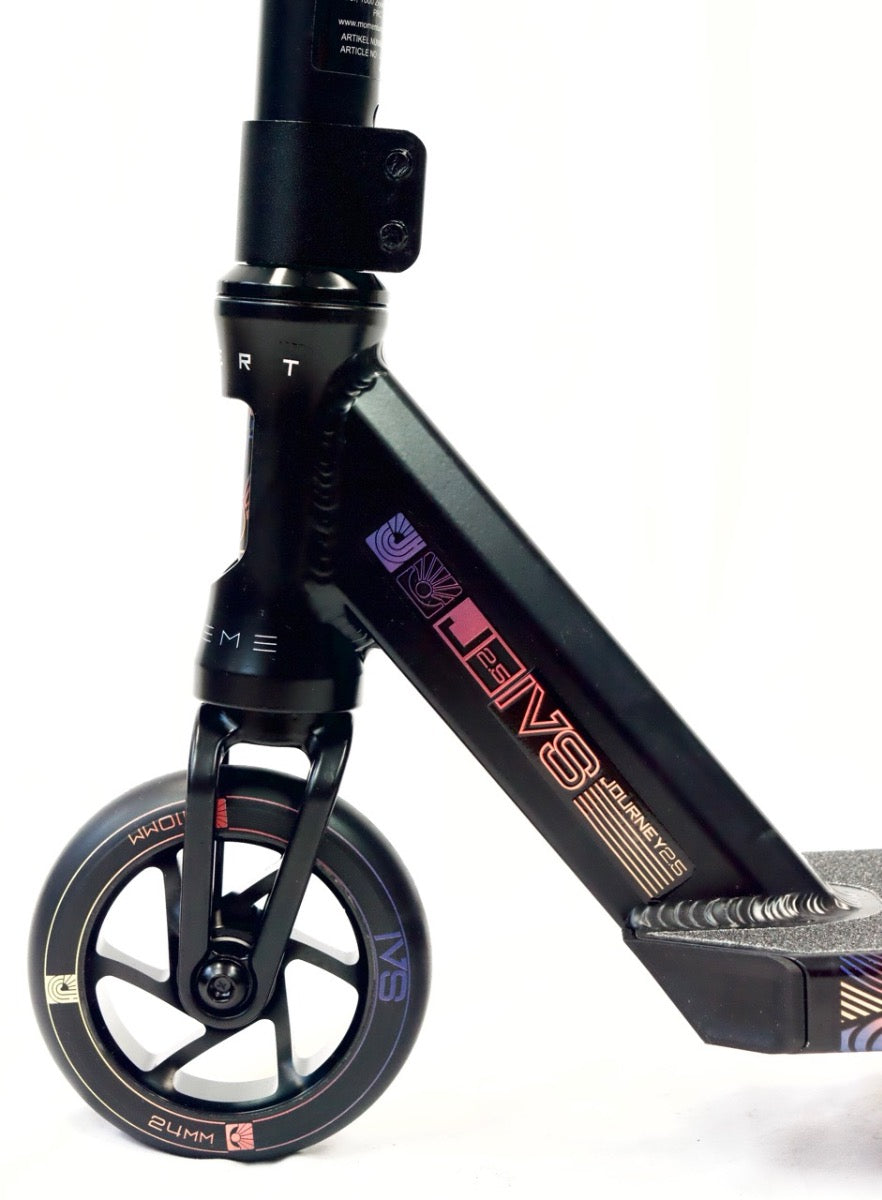 Invert Supreme Jamie Hull Scooter Holographic