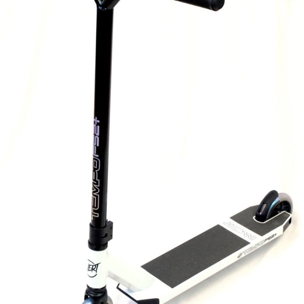 Invert Supreme FS2 Scooter White/Black